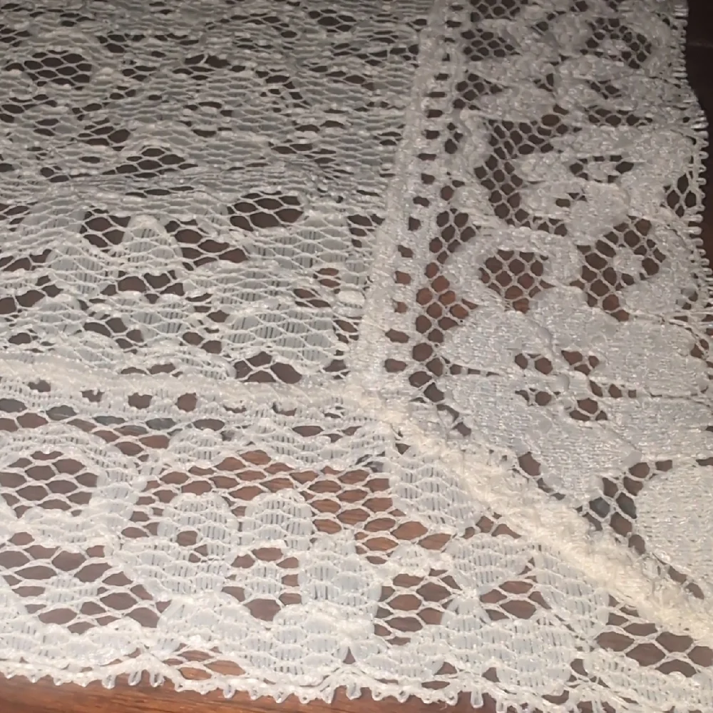 Machine Made Vintage Linens Lot #18 - Picture 13 of 13